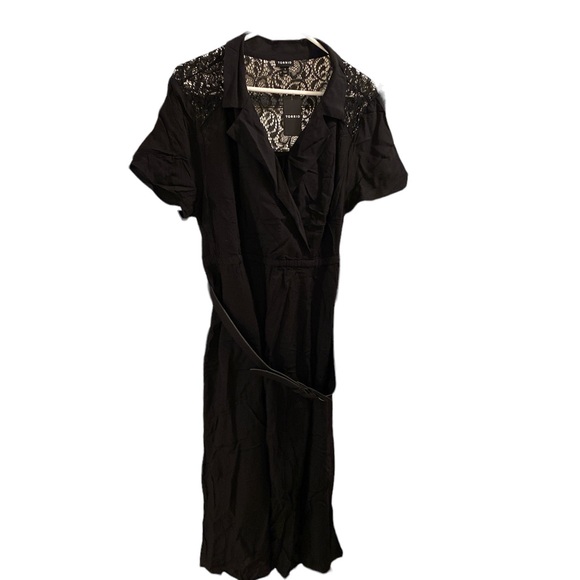 Torrid Size 1 Full Length Black Dress with Belt and Lace Shoulders and Back - Picture 1 of 4